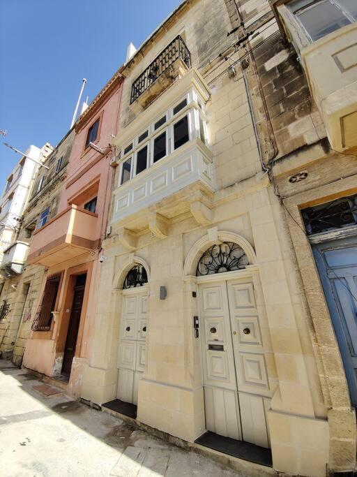Crew 2 Savynomad Harbour Residences Wow Views Cospicua Bagian luar foto