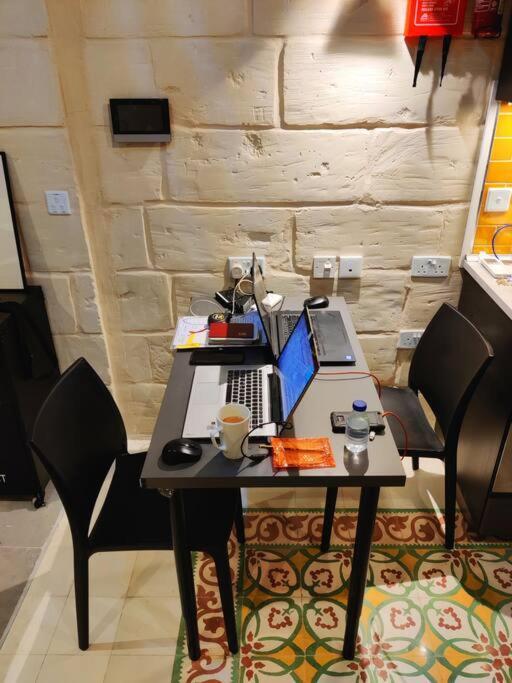 Crew 2 Savynomad Harbour Residences Wow Views Cospicua Bagian luar foto